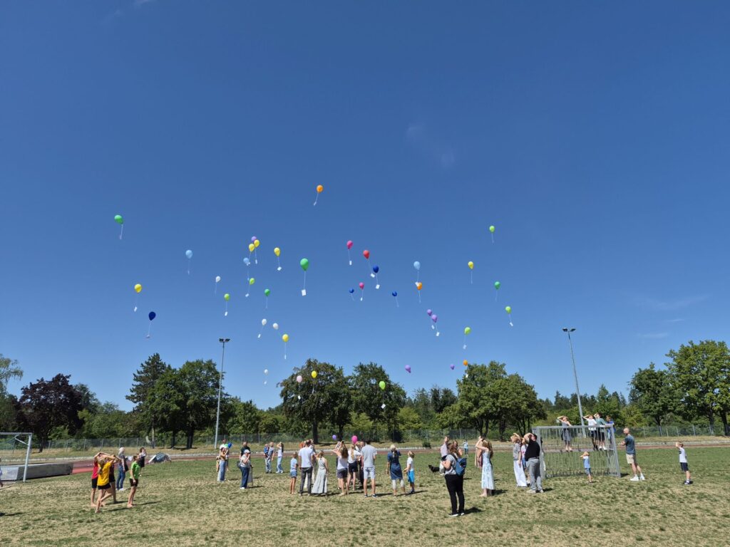 2026 Zeltgottesdienst Viscardi Luftballons